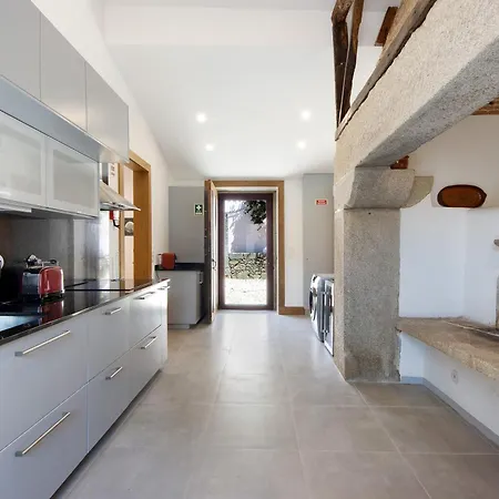 Casa De Ferias 'casa Do Outeiro' Holiday home Guilhabreu